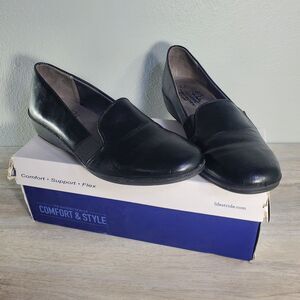 Womans Life Stride Velocity  Faux Leather Loafers Memory Foam Comfort Flats 8.5